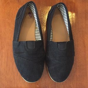 Black flats like Toms